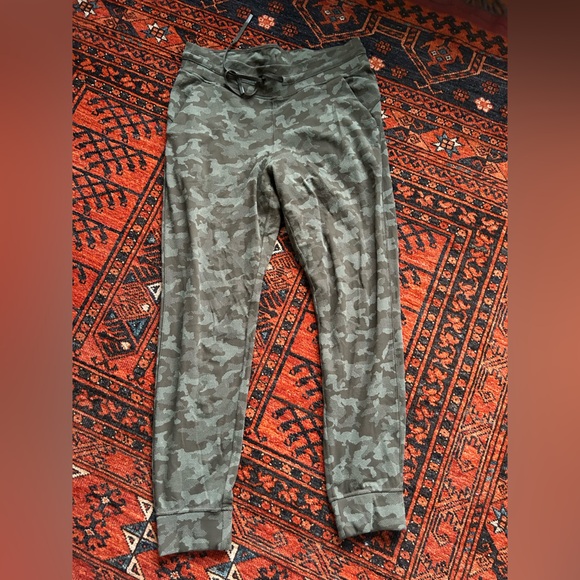 Lululemon Women’s Ready To Rulu Joggers - Picture 2 of 3